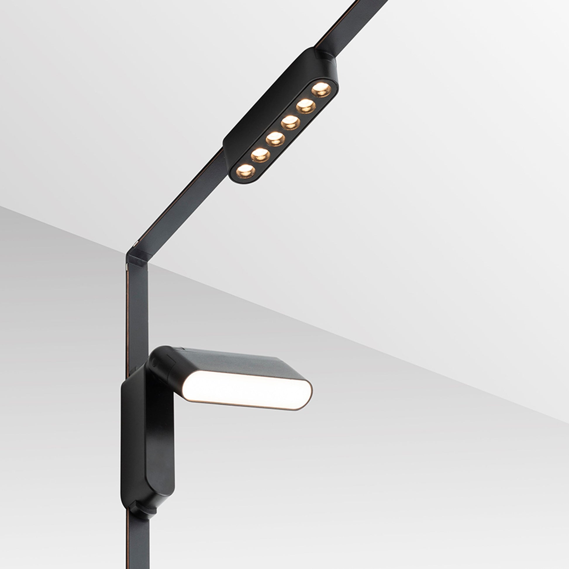 RENDL Ultra-thin track system OXONIA 11 with tilt-function for the VEGA/WAVE system black  24= LED 6W 110°  3000K 4000K 6500K R14321 14